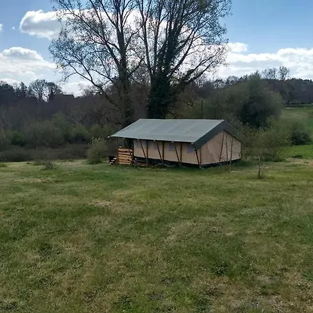 Tente de luxe Luxe Safarilodgetent Met Boxspring Bedden