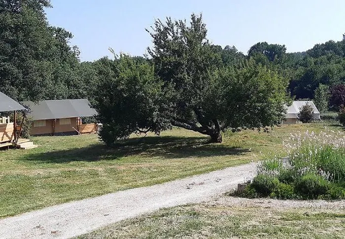 Luxuszelt Luxe Safarilodgetent Met Boxspring Bedden Montcléra
