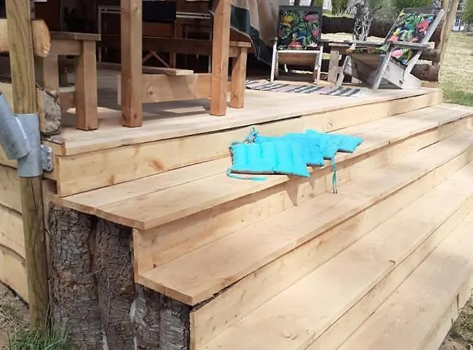 Luxe Safarilodgetent Met Boxspring Bedden