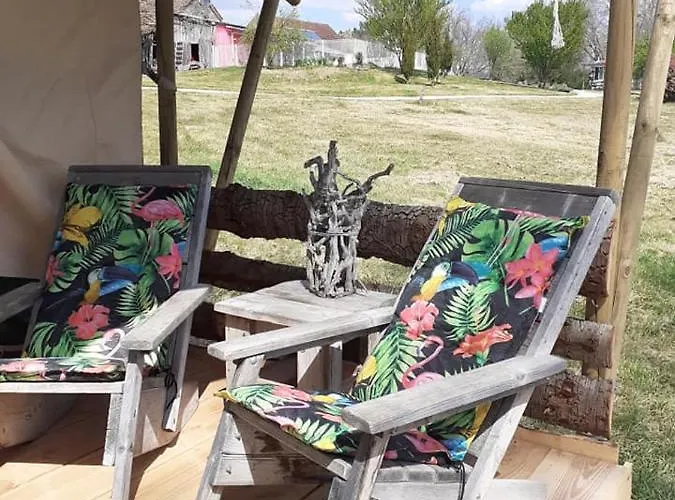 Luxe Safarilodgetent Met Boxspring Bedden